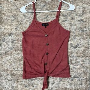 Button down tank